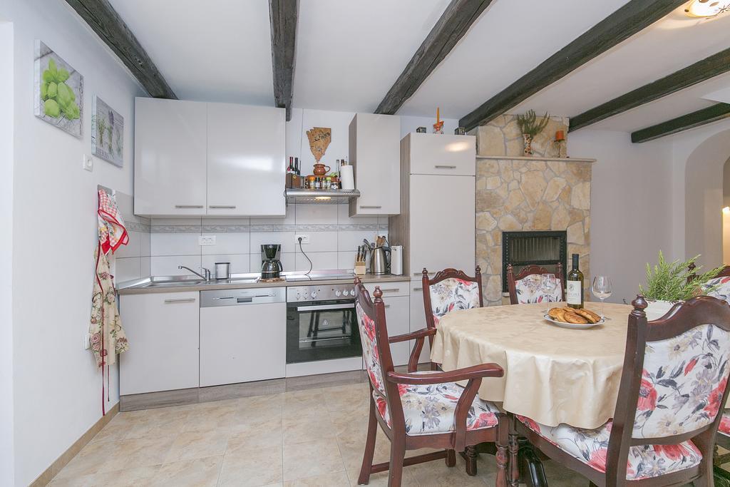Haus In Istrien Direkt Am Meer Plomin Extérieur photo